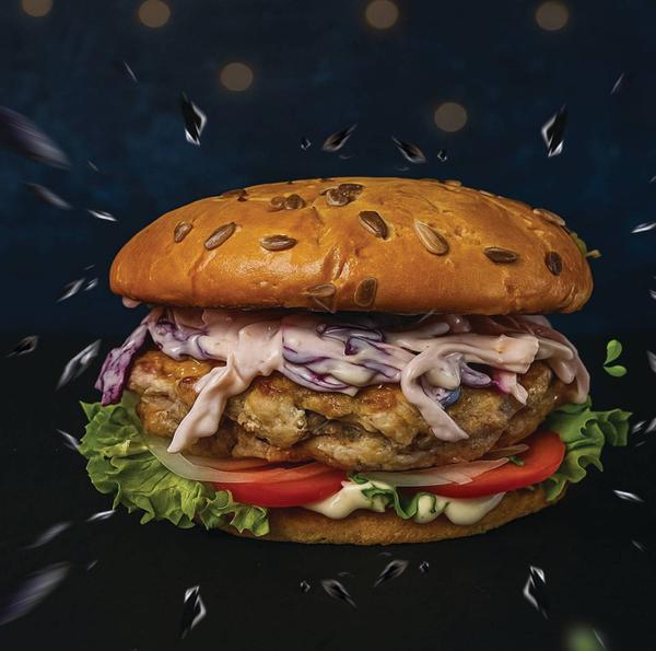 Burgerul Sub Uniforma